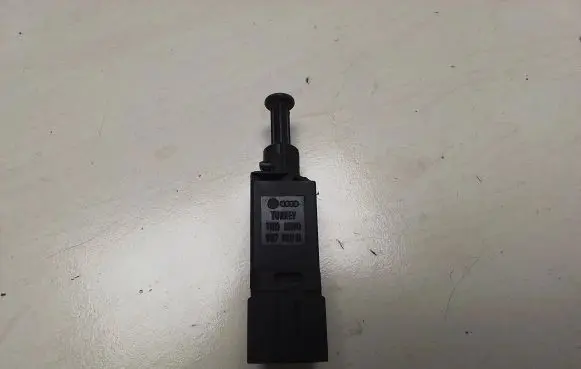 Volkswagen Golf IV Brake pedal sensor switch 1h0mw0