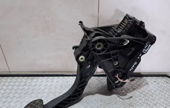 Volkswagen Golf VII Clutch pedal 5Q2721059CN