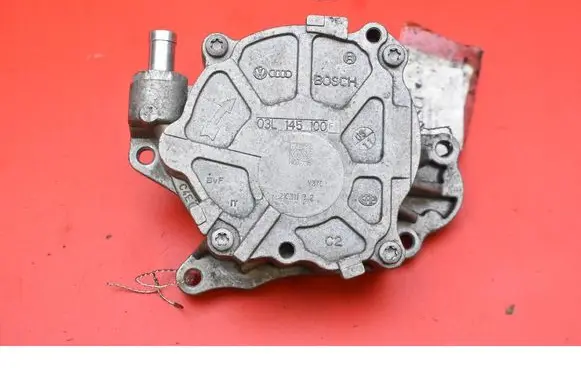 Audi A4 S4 B8 8K Vacuum pump 03L145100F