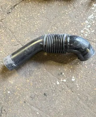 Peugeot 2008 I Air intake duct part 9684813780