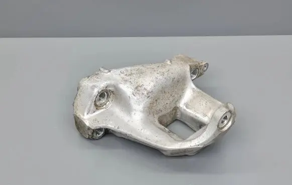 Gearbox mounting bracket
