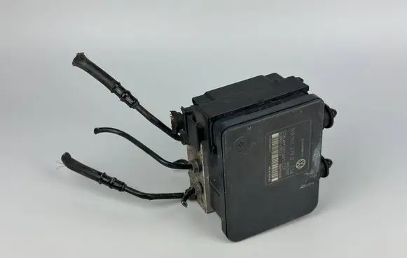 Volkswagen Touran I ABS Pump 1K0907379D 1K0614517B 10096003433