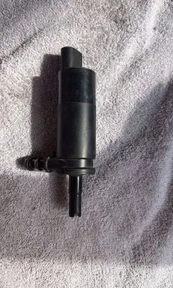 BMW 5 E60 E61 Windscreen/windshield washer pump 67128377430