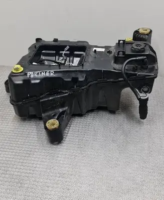 Peugeot Partner III AdBlue liquid reservoir P1012340