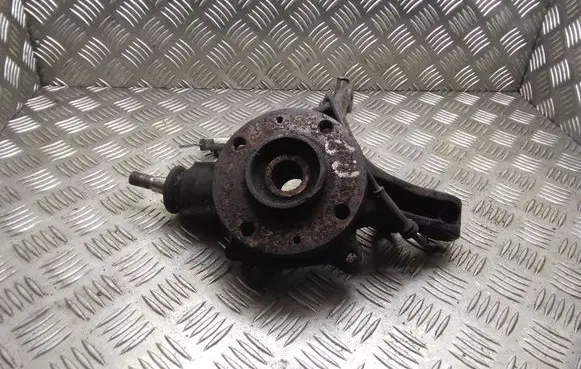 Citroen C4 I Front wheel hub
