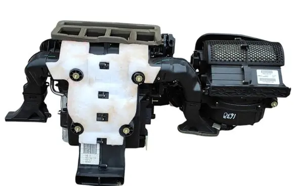 Jeep Grand Cherokee Interior heater climate box assembly P68245824AF 68245824AF