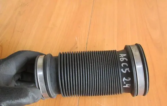 Audi A6 S6 C5 4B Air intake hose/pipe 8D0129627