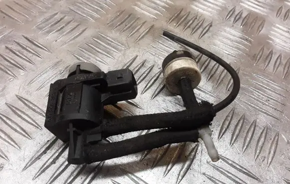 Audi A4 S4 B6 8E 8H Turbo solenoid valve 1J0906283A