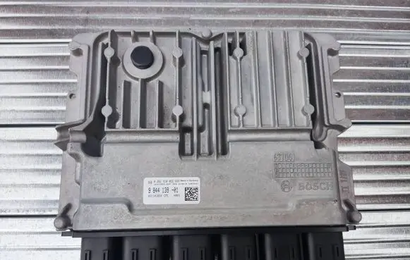 BMW 3 G20 G21 Engine control unit/module 9844139 031141850