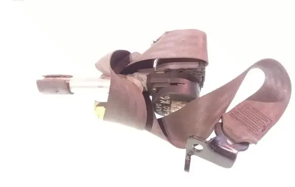 Middle seatbelt (rear)