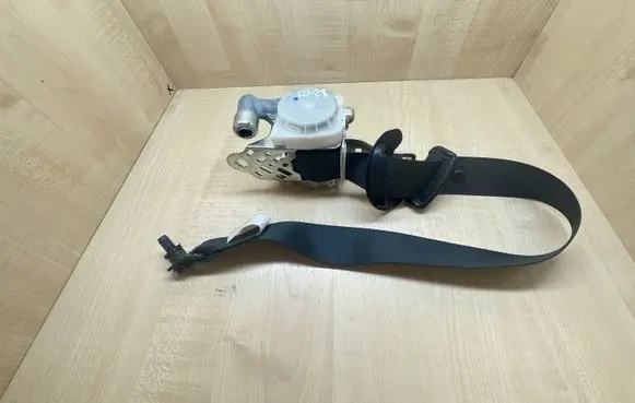 Mitsubishi Lancer X Front seatbelt 7Q8970P 713852 0436194