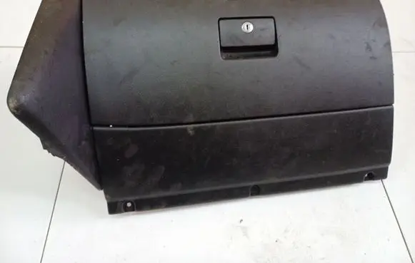 Volkswagen Golf IV Glove box 1J1857103A