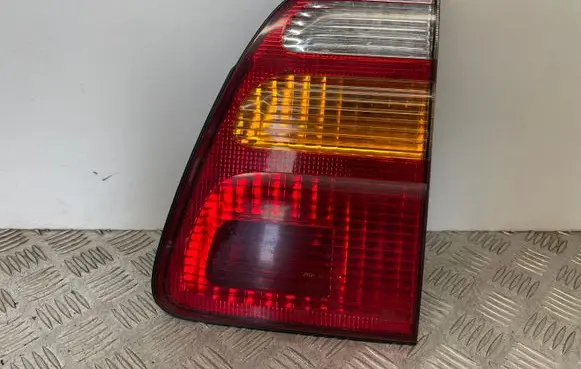 Toyota Land Cruiser (J100) Tailgate rear/tail lights