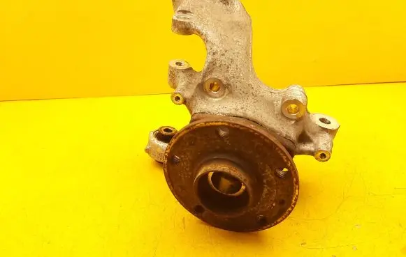 Audi Q3 F3 Rear wheel hub spindle/knuckle 5QF505435H