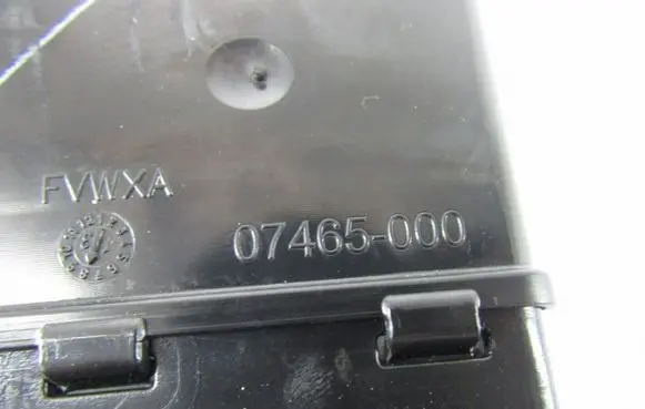 Ford Kuga II Dash center air vent grill 07465000