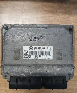 Volkswagen Polo Engine control unit/module 06A906033FH 5WP40278