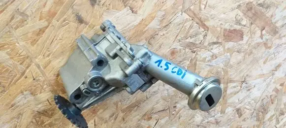 Mercedes-Benz A W176 Oil pump 150003395R