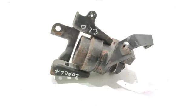 Toyota Corolla Verso E121 Engine mount bracket