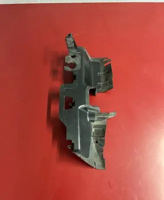 Volkswagen PASSAT B8 USA Intercooler air guide/duct channel 561121284D