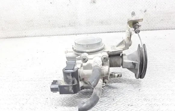Toyota Yaris Throttle valve 1368001480