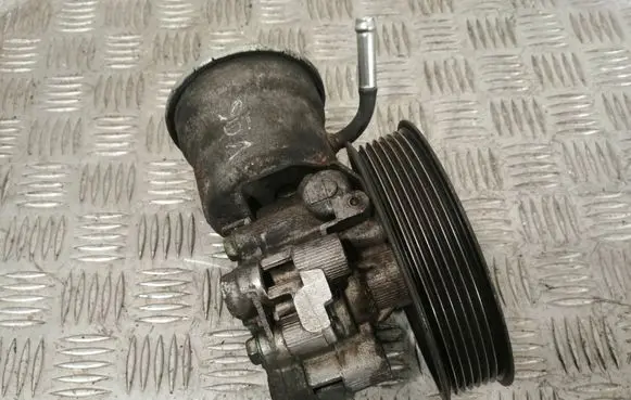 Toyota Corolla Verso AR10 Power steering pump 4431005120