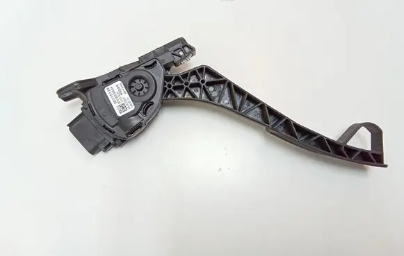 Volvo XC90 Accelerator throttle pedal 30715179