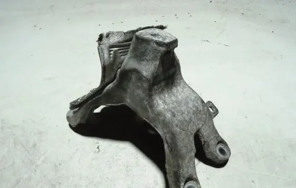 Audi A4 S4 B8 8K Engine mounting bracket 8K0199388AH