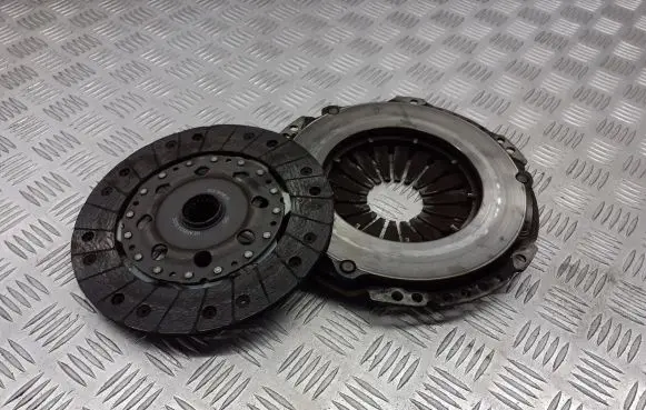 Toyota Avensis Verso Pressure plate 