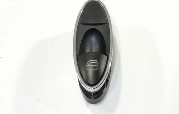 Mercedes-Benz CLS C219 Electric window control switch A2118218651