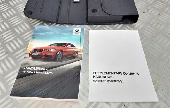 BMW 2 F22 F23 Owners service history hand book 