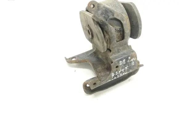 Hyundai Santa Fe Engine mount bracket