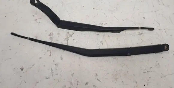 Honda Accord Front wiper blade arm 