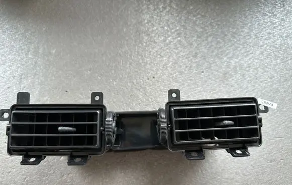 Nissan Patrol Y60 Dash center air vent grill 6875101J10 6875001J10