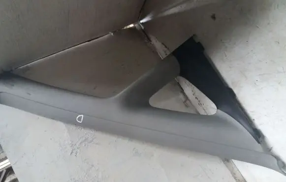 Honda FR-V Seat belt trim 4101SJD
