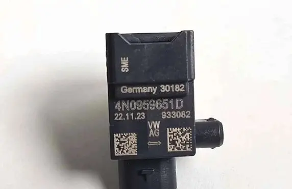 Audi Q8 Airbag deployment crash/impact sensor 4N0959651D