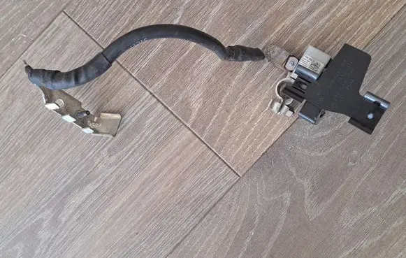 Volkswagen Golf VII Negative earth cable (battery) 5Q0915181G