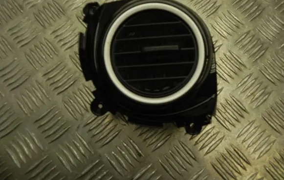 Hyundai Kona I Rear air vent grill 97480J9000 T9212