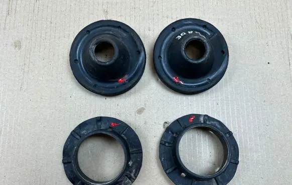 Jeep Wrangler Rear coil spring rubber mount 68273114AB 68293049AA