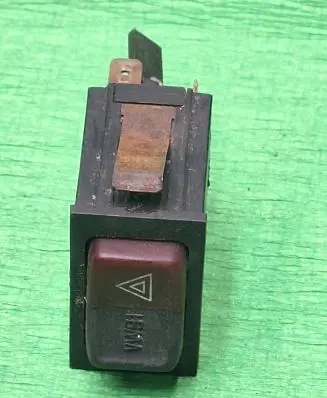 Volkswagen PASSAT B2 Hazard light switch 161953235A