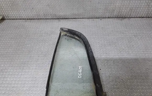 Rear vent window glass