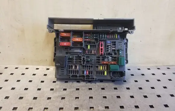 BMW X1 E84 Fuse box set 9119446