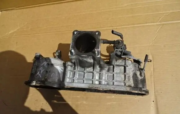 Toyota Avensis T250 Intake manifold t27