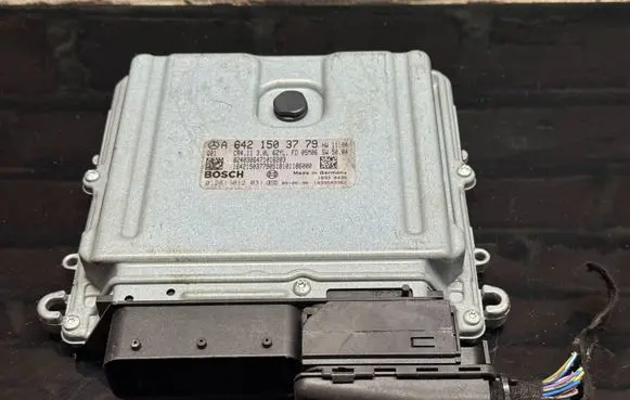 Mercedes-Benz E W211 Engine control unit/module A6421503779 1039S09362 0281012031