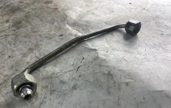 Fuel injector supply line/pipe