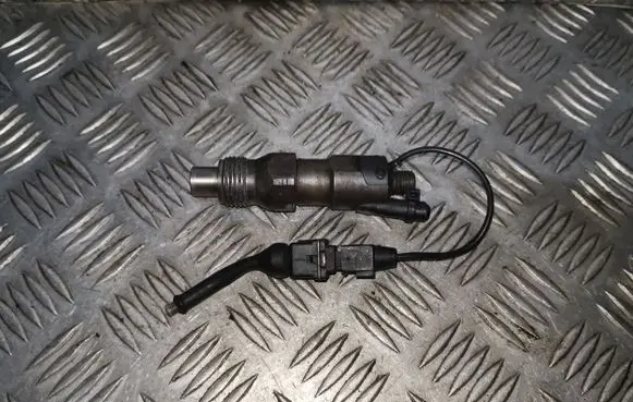 Fuel injector