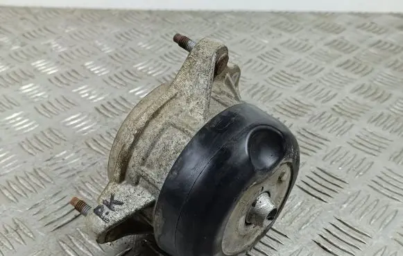 SsangYong Musso Engine mount bracket