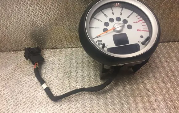 Mini One - Cooper Coupe R56 Speedometer (instrument cluster) 9189516