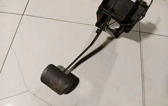Jaguar XF Brake pedal 