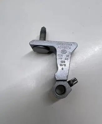 Audi Q7 4M Front door upper hinge 4M0831404A A046574 7M0831404A