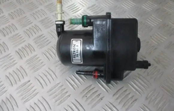 Renault Modus Fuel filter housing 